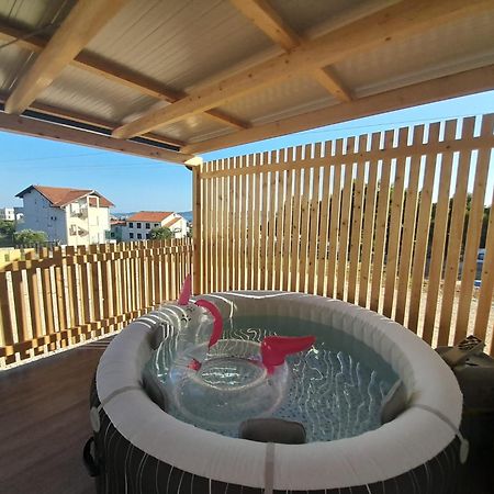 Апартаменты Tiny House Lily With Jacuzzi Свети-Филип-и-Яков Экстерьер фото