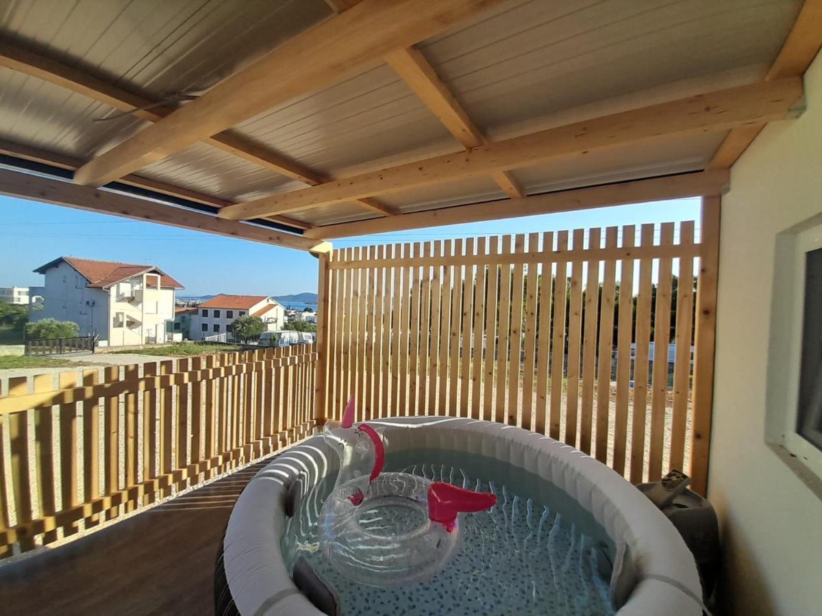 Апартаменты Tiny House Lily With Jacuzzi Свети-Филип-и-Яков Экстерьер фото